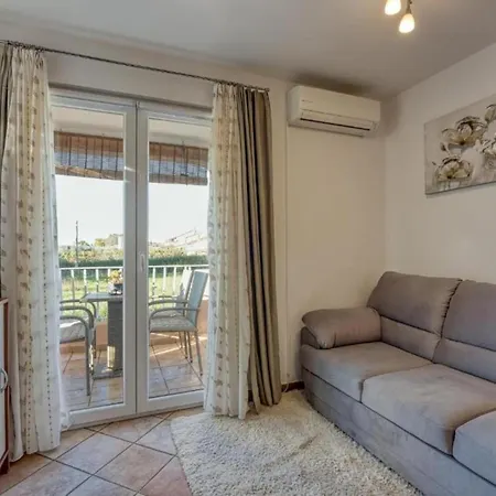 Matej Tar - One Bedroom With Balcony * بوريتش